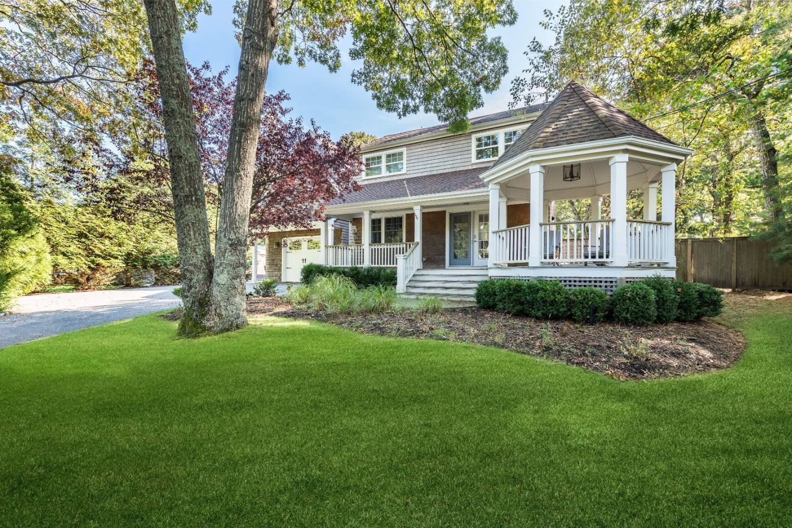 35 Kings Point Rd – photo 1 of 29