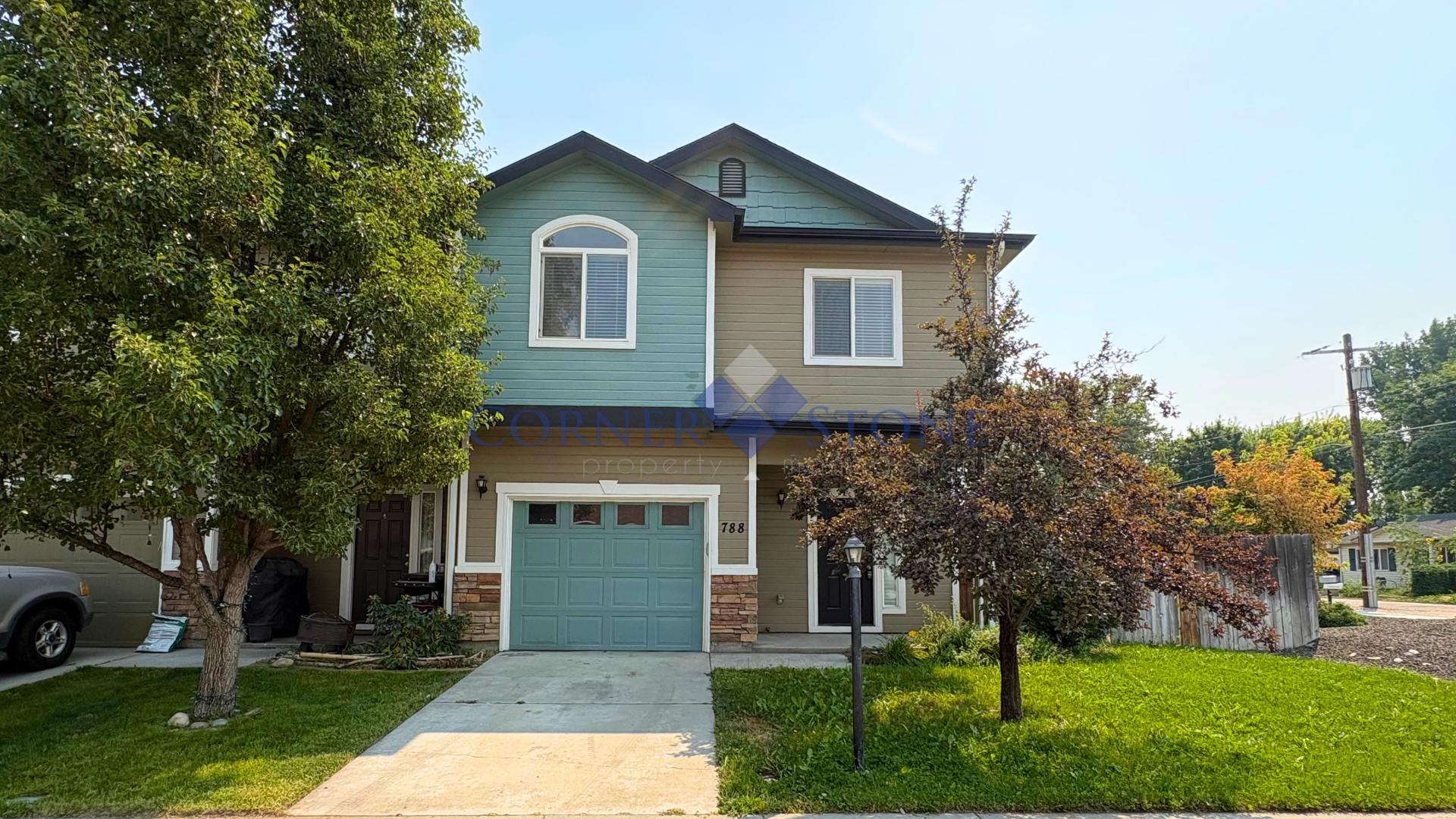 Beautiful Townhome in Emmett! – photo 1 of 13