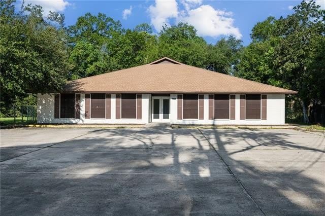 1009 Carnation Street – photo 1 of 134