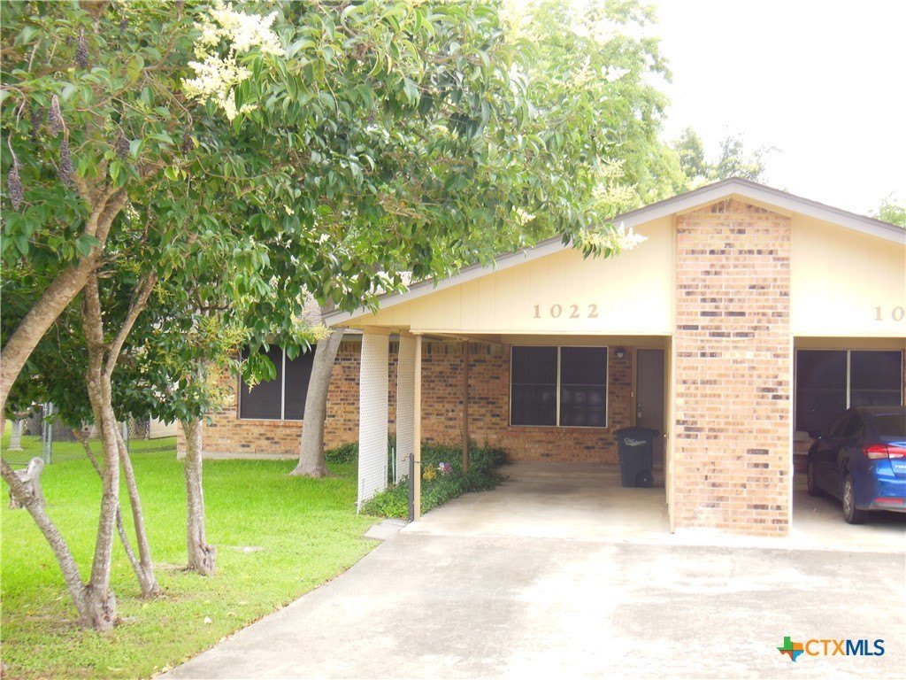1022 Clover Circle – photo 1