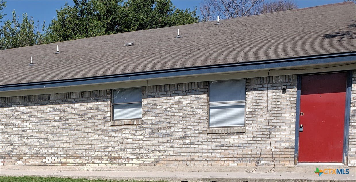 205 W Washington Avenue – photo 1