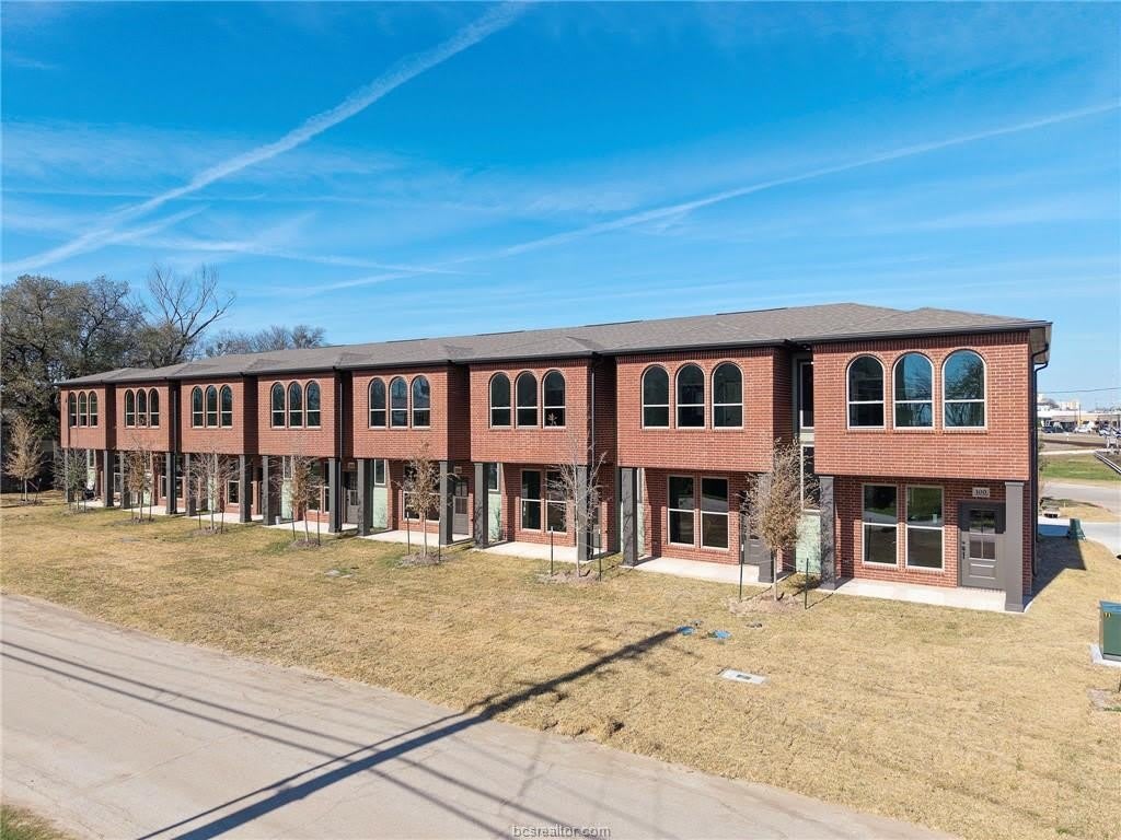 106 33rd W – photo 1
