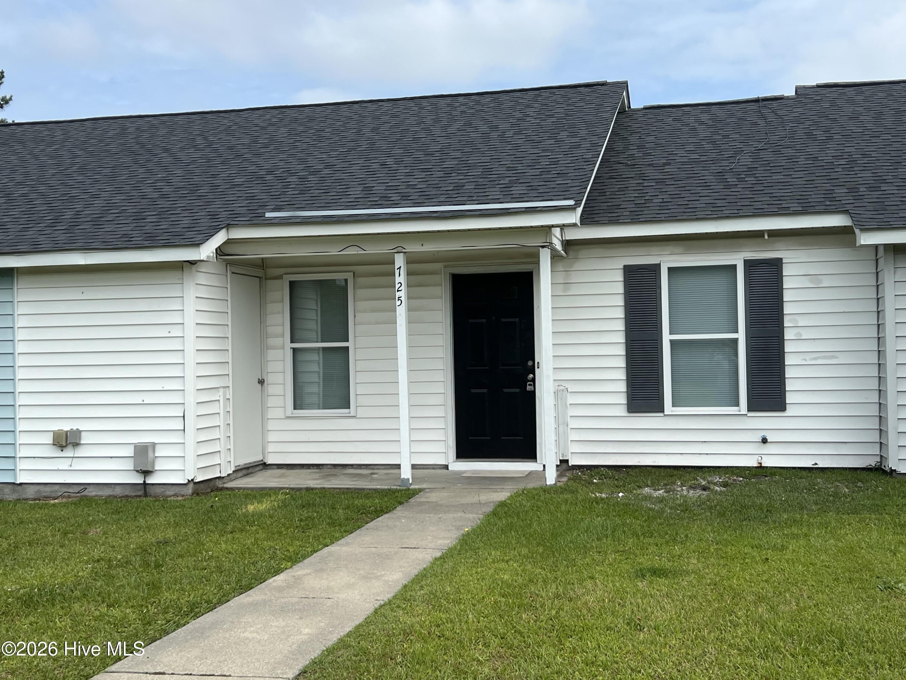 725 Pinewood Drive – photo 1 of 6
