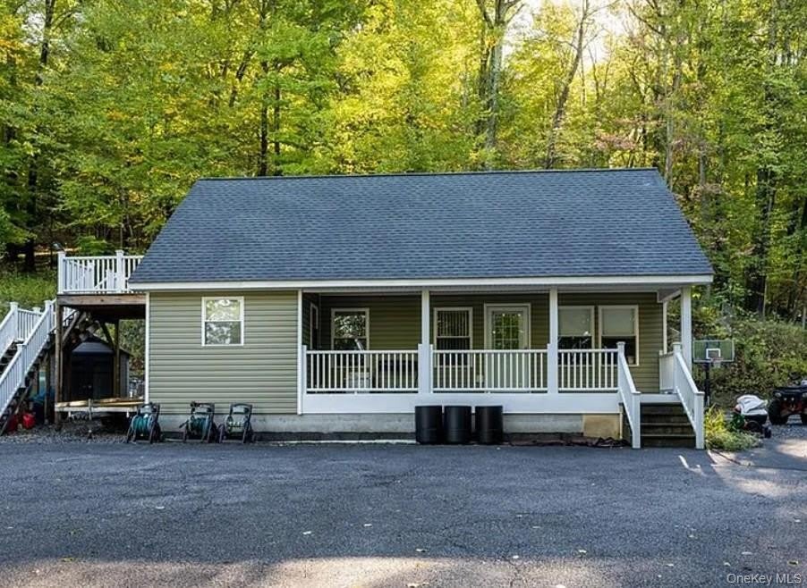 450 Oscawana Lake Rd – photo 1 of 9