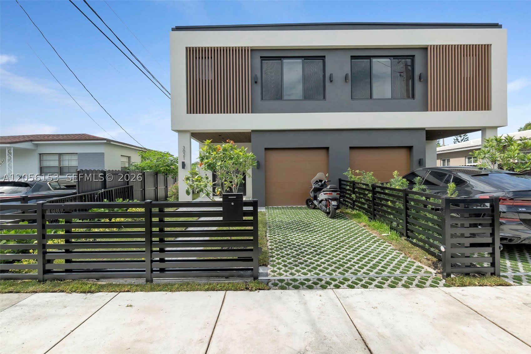 3011 SW 27th St – photo 1 of 60