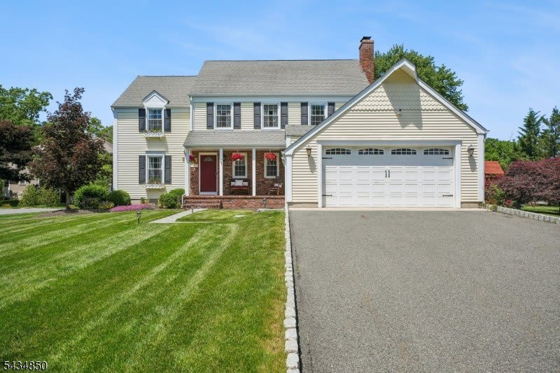 4 Copperfield Way – photo 1 of 32