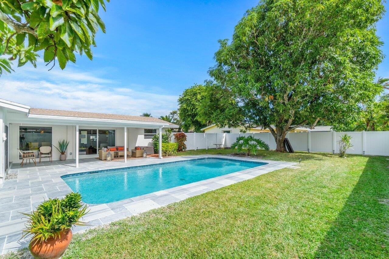 4586 Ellwood Drive – photo 1