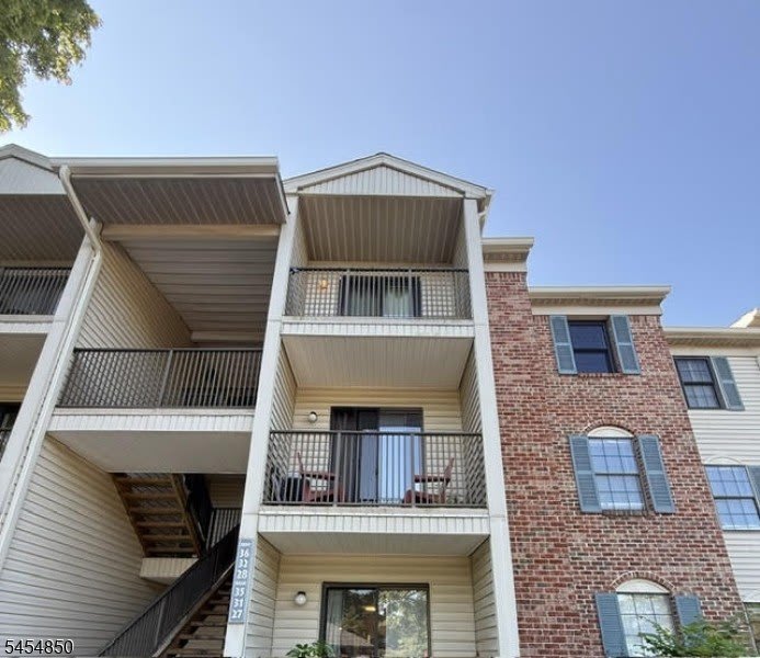 36 Fisher Dr – photo 1 of 19