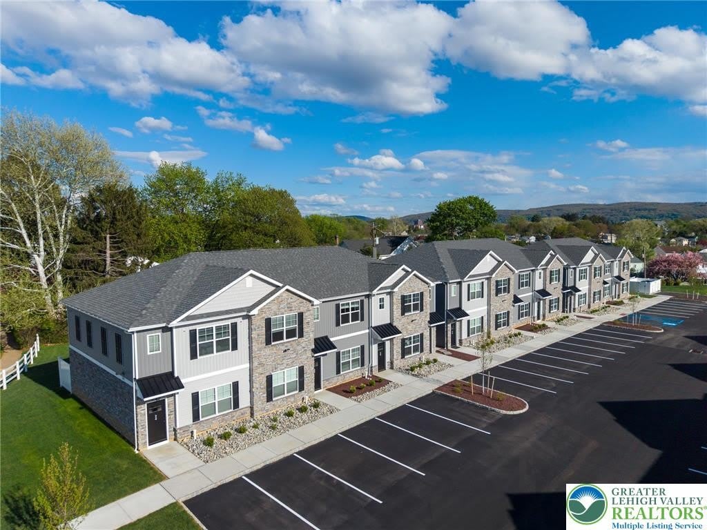 1411 Greenview Drive – photo 1