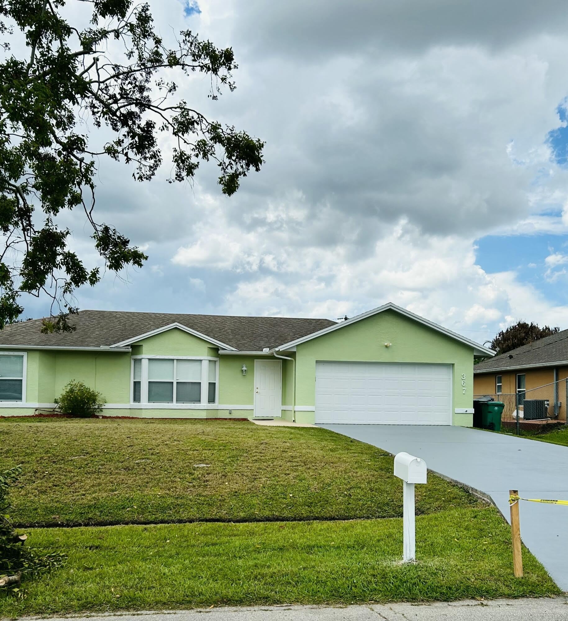 367 SW Donna Terrace – photo 1