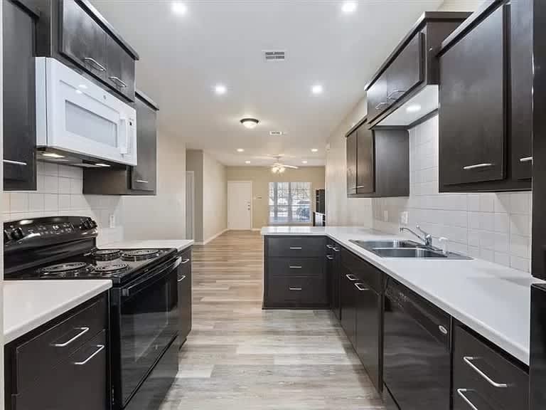 1907 South 17th Street – photo 1