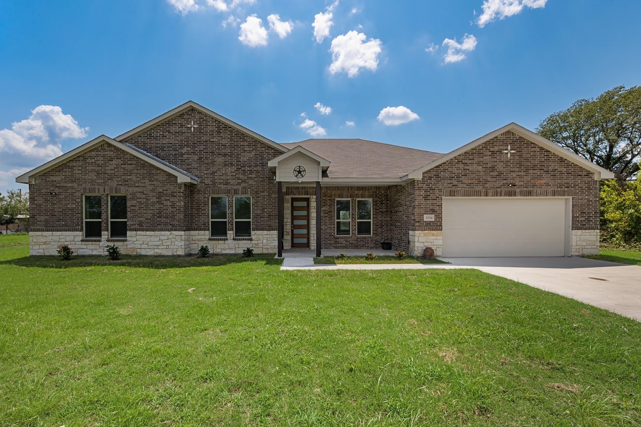 3334 Knight Street – photo 1 of 39