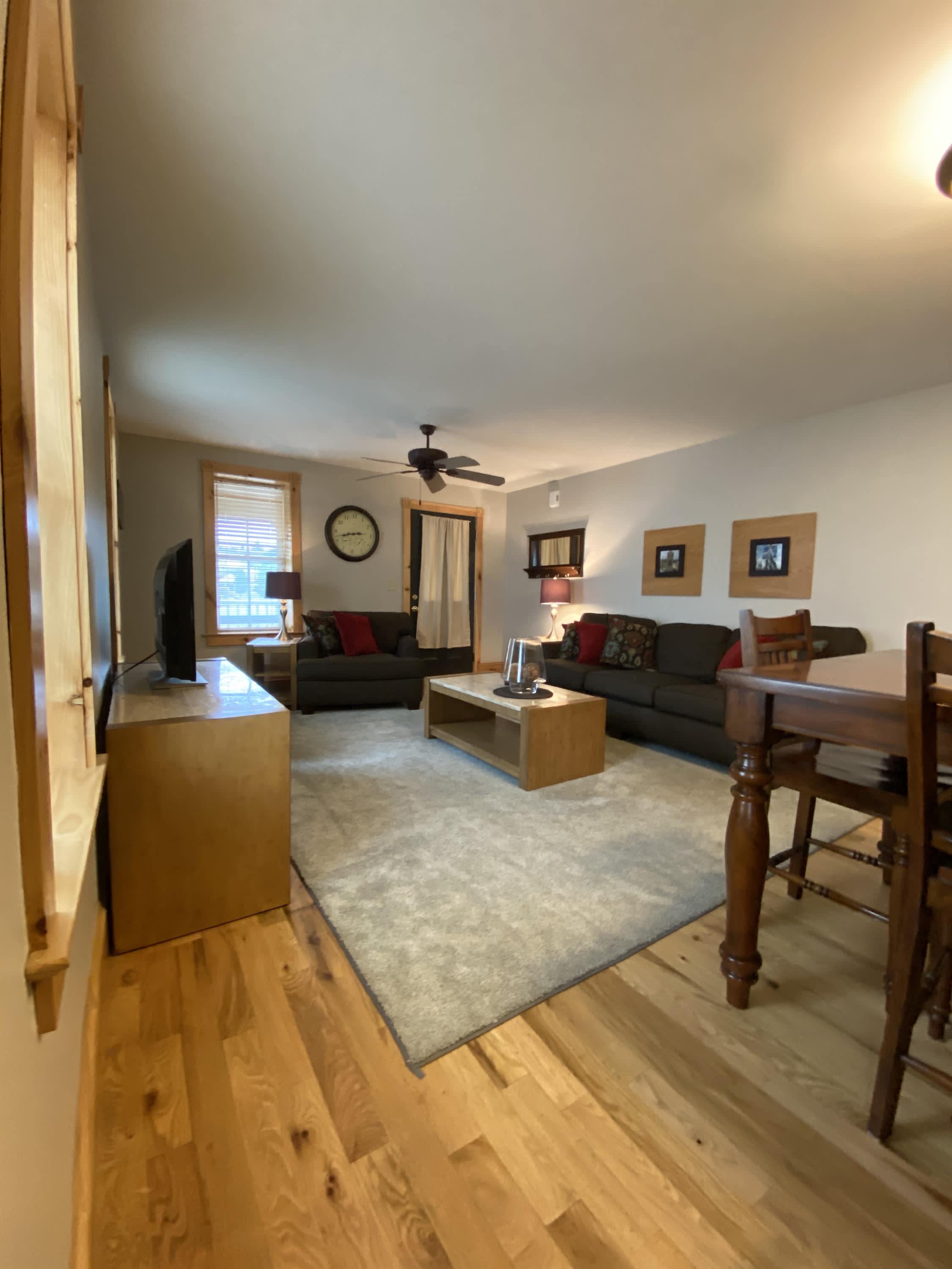 1138 Memorial Avenue – photo 1
