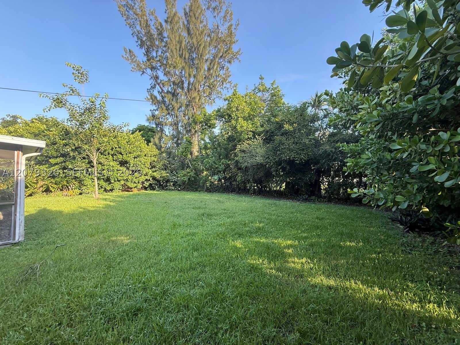 5765 SW 48th St – photo 1