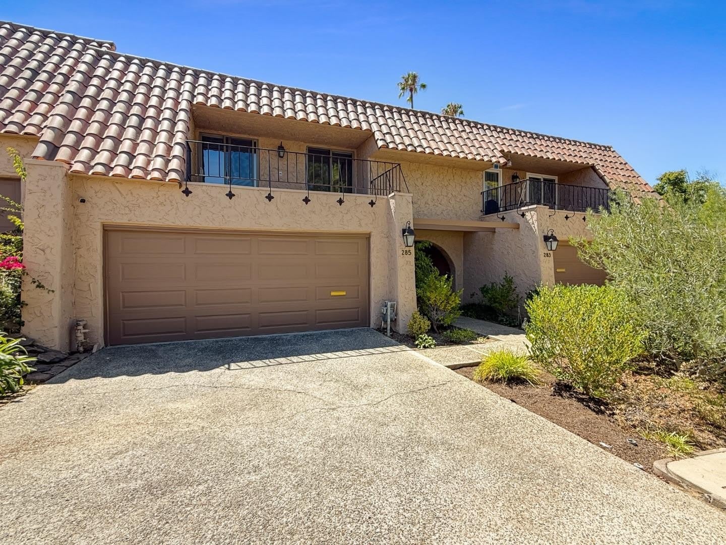 285 Casitas Bulevar – photo 1 of 46
