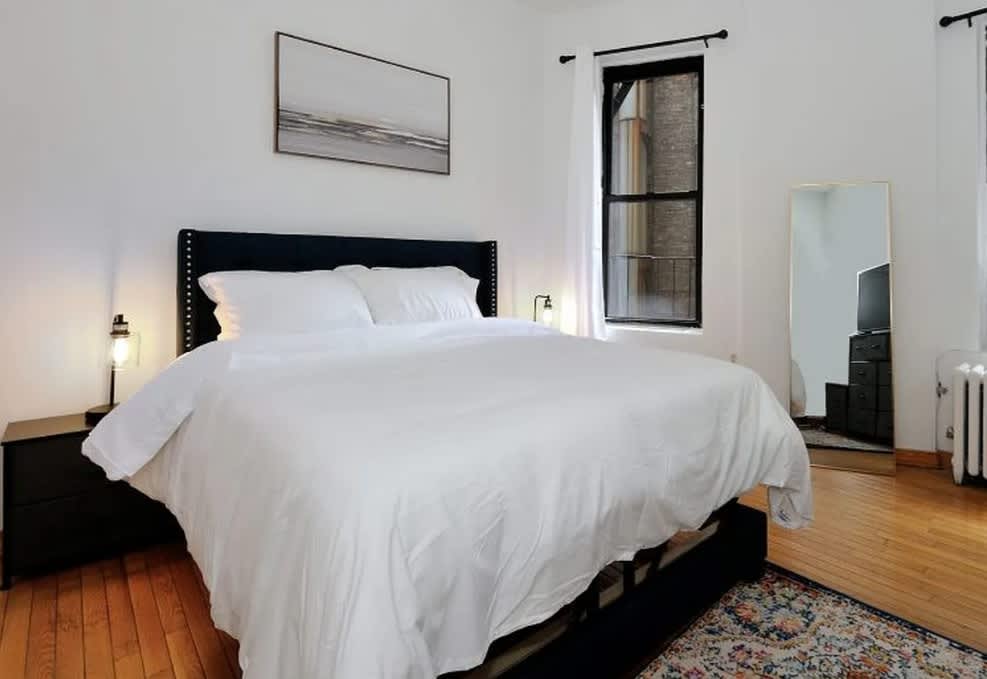 413 W 47th St – photo 1