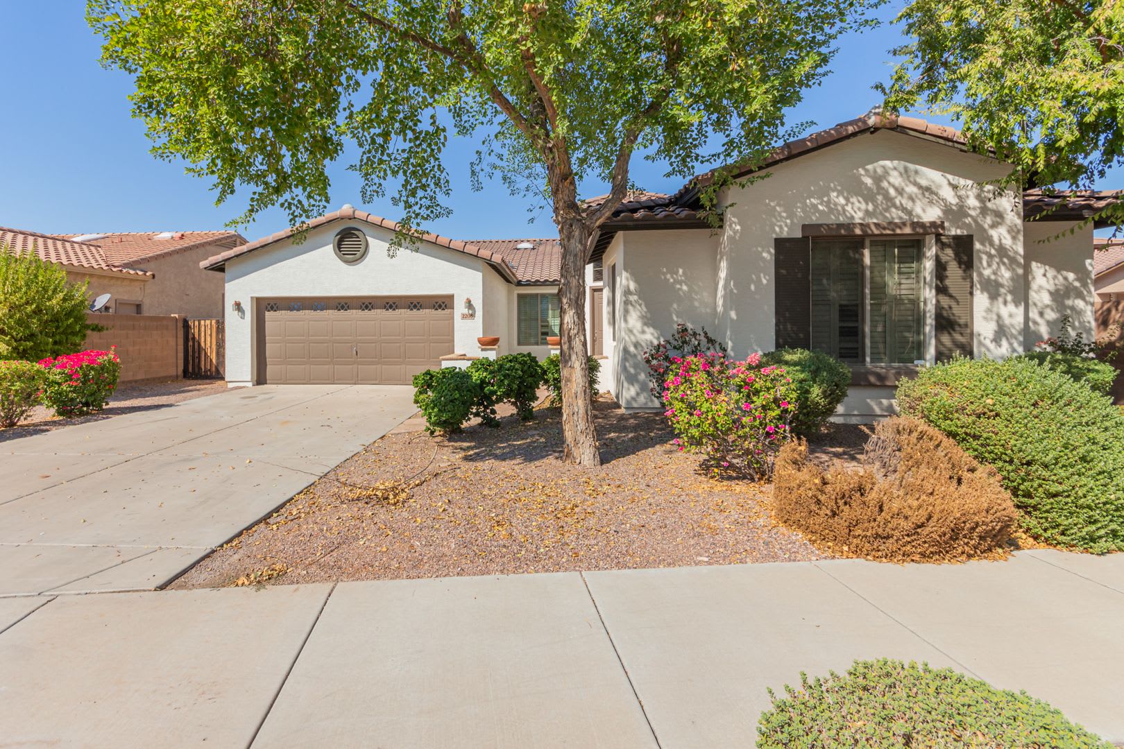 Stunning 4-Bedroom Home with Private Guest Suite in Gated Community – photo 1