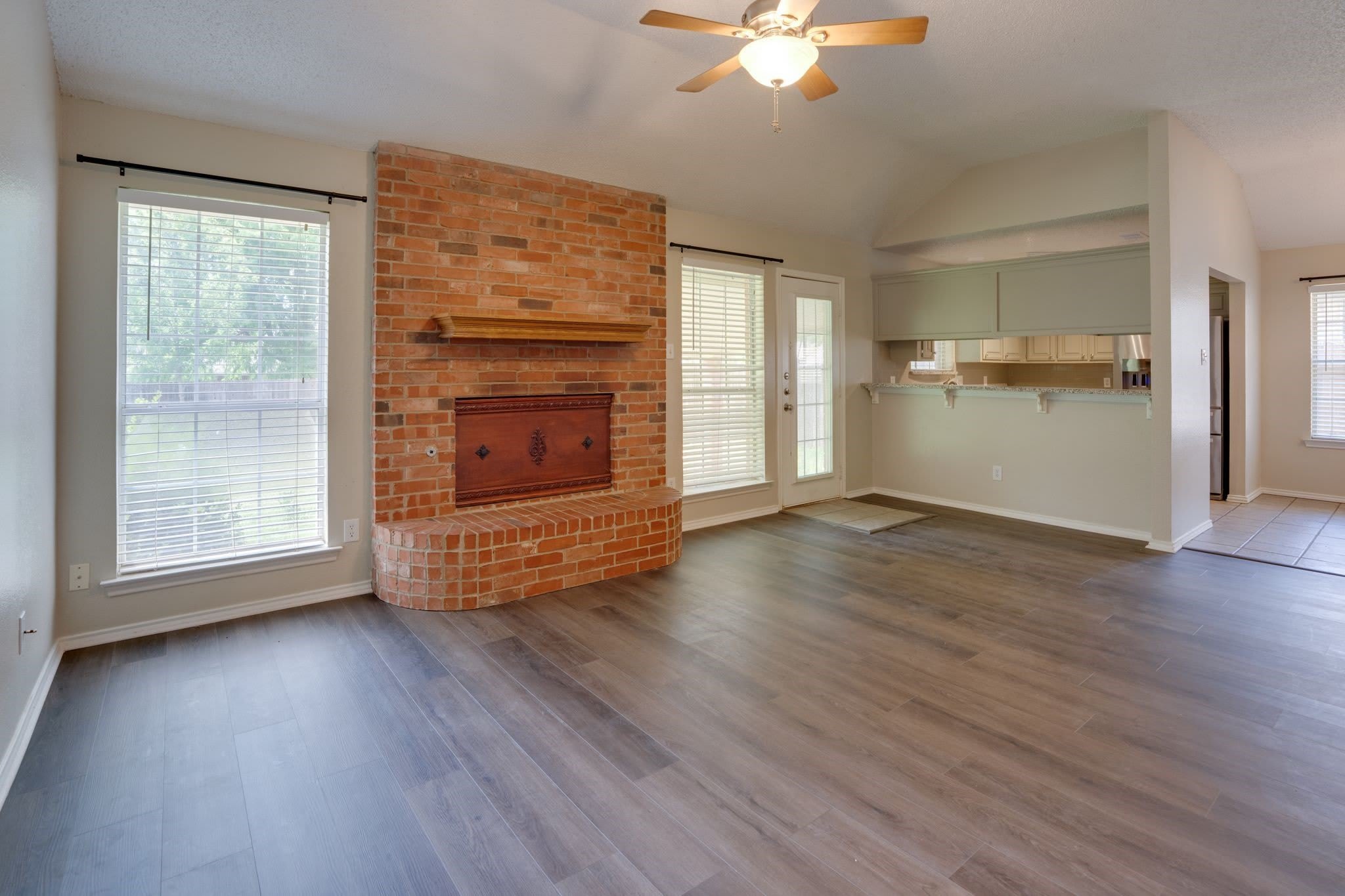 215 Linda Street – photo 1 of 27
