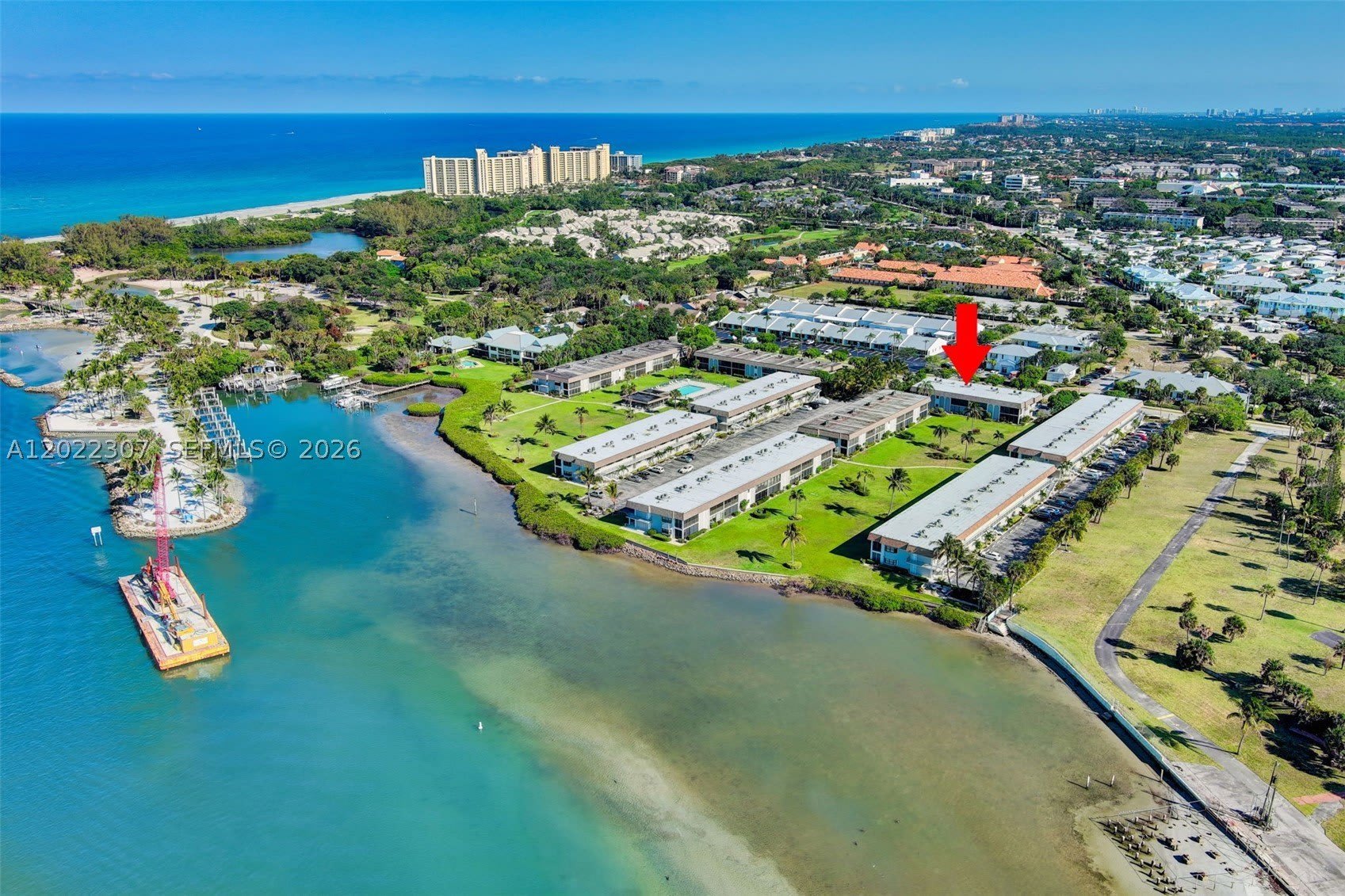 755 Saturn St – photo 1