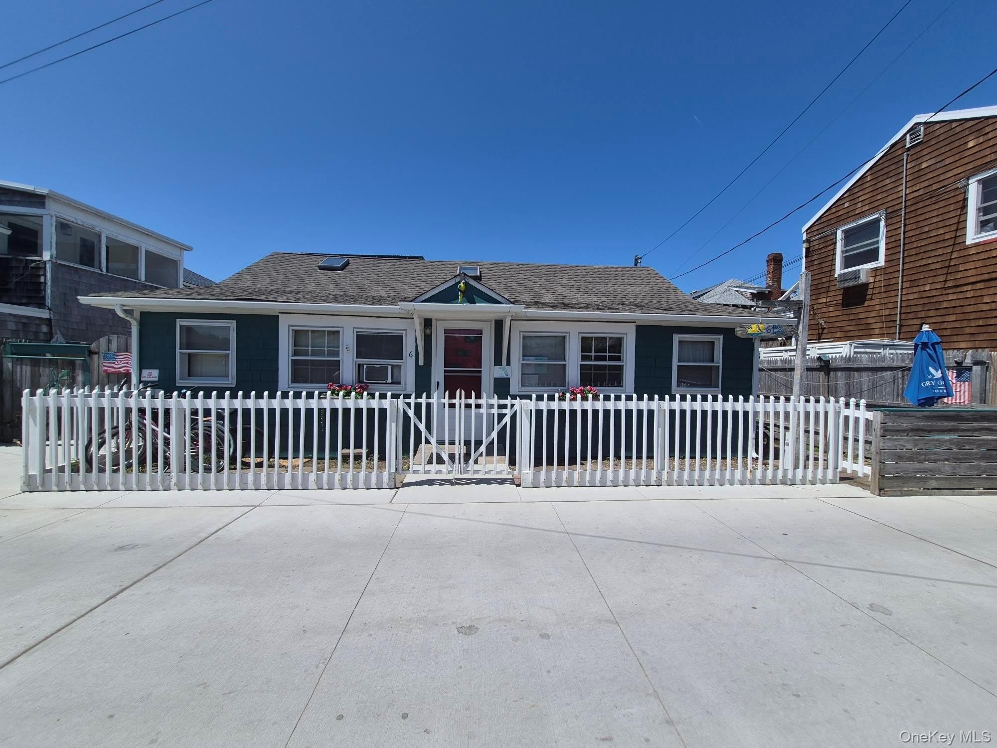 5-6 Bay Walk – photo 1 of 20
