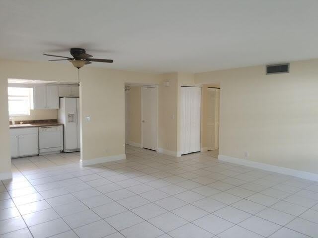 720 N Dixie Highway – photo 1 of 12
