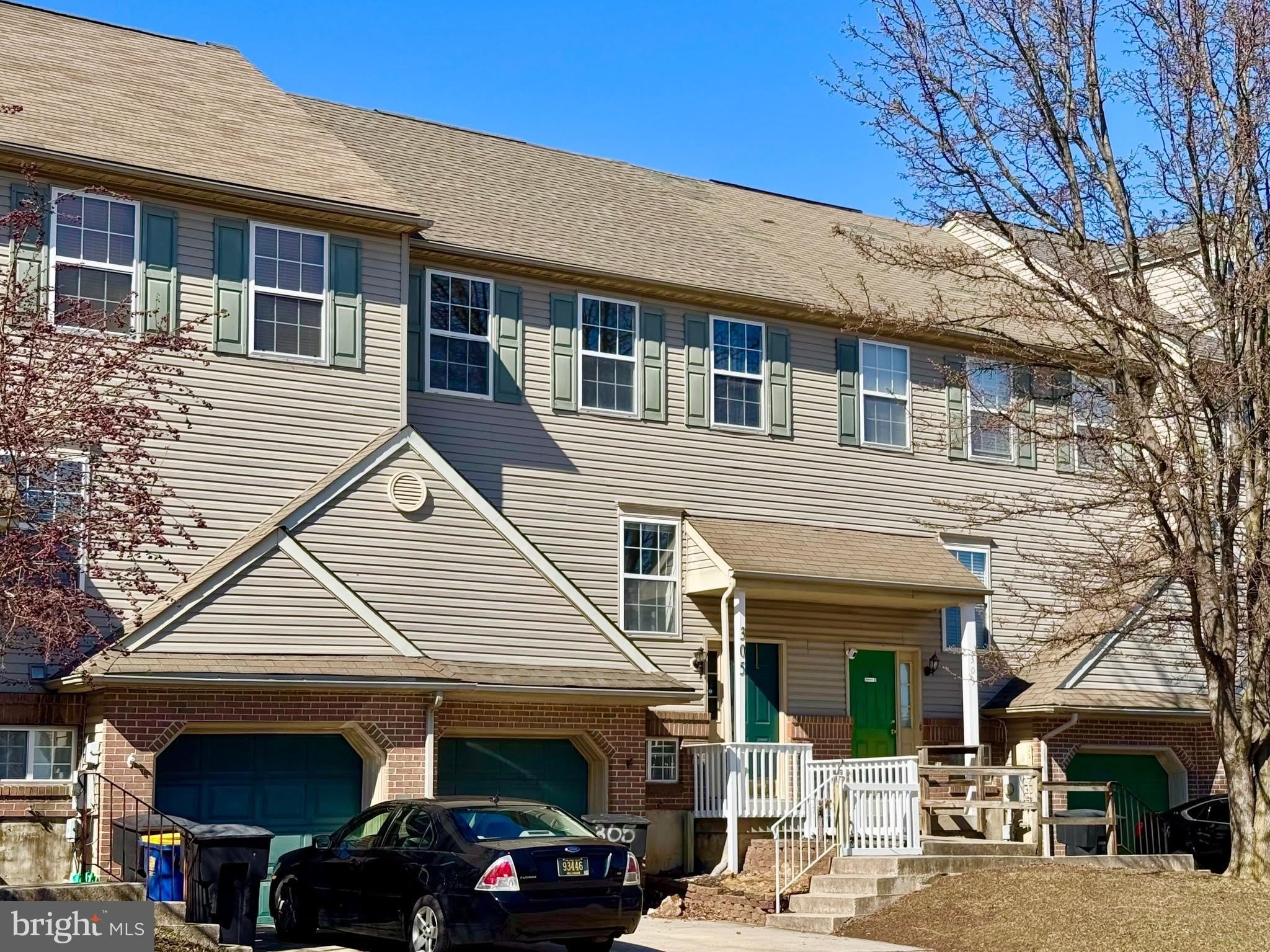 305 CHARRING CROSS Drive – photo 1