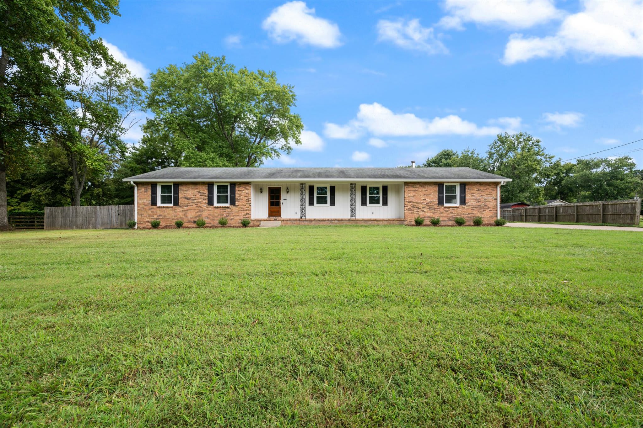 100 Oxford Drive – photo 1