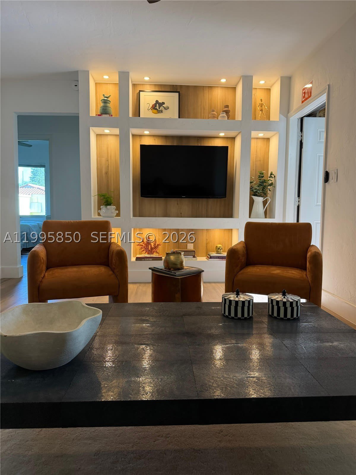 11201 NE 10th Ave – photo 1 of 17