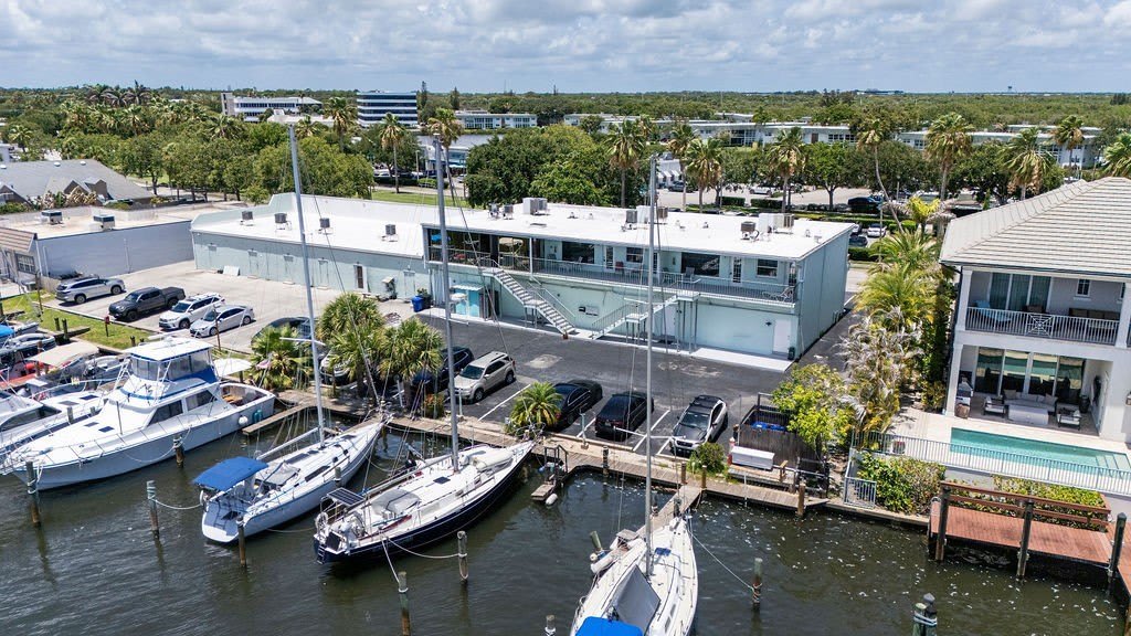 23 Royal Palm Point – photo 1
