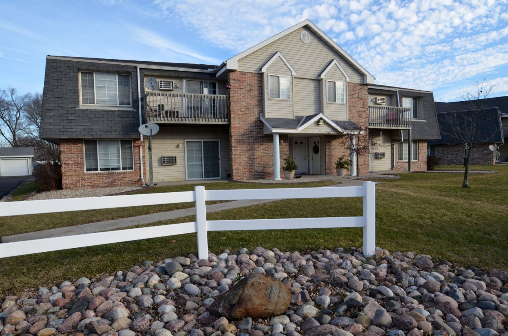 Deer Creek Apartments 3 – photo 1 of 43