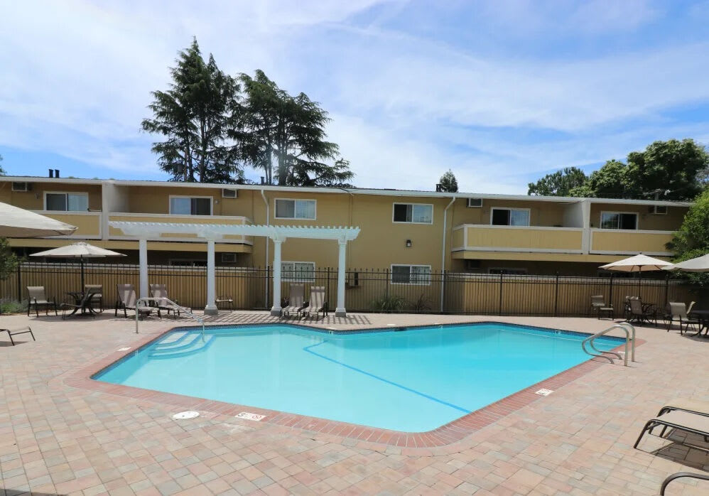 Mountain View Apartments – photo 1 of 40