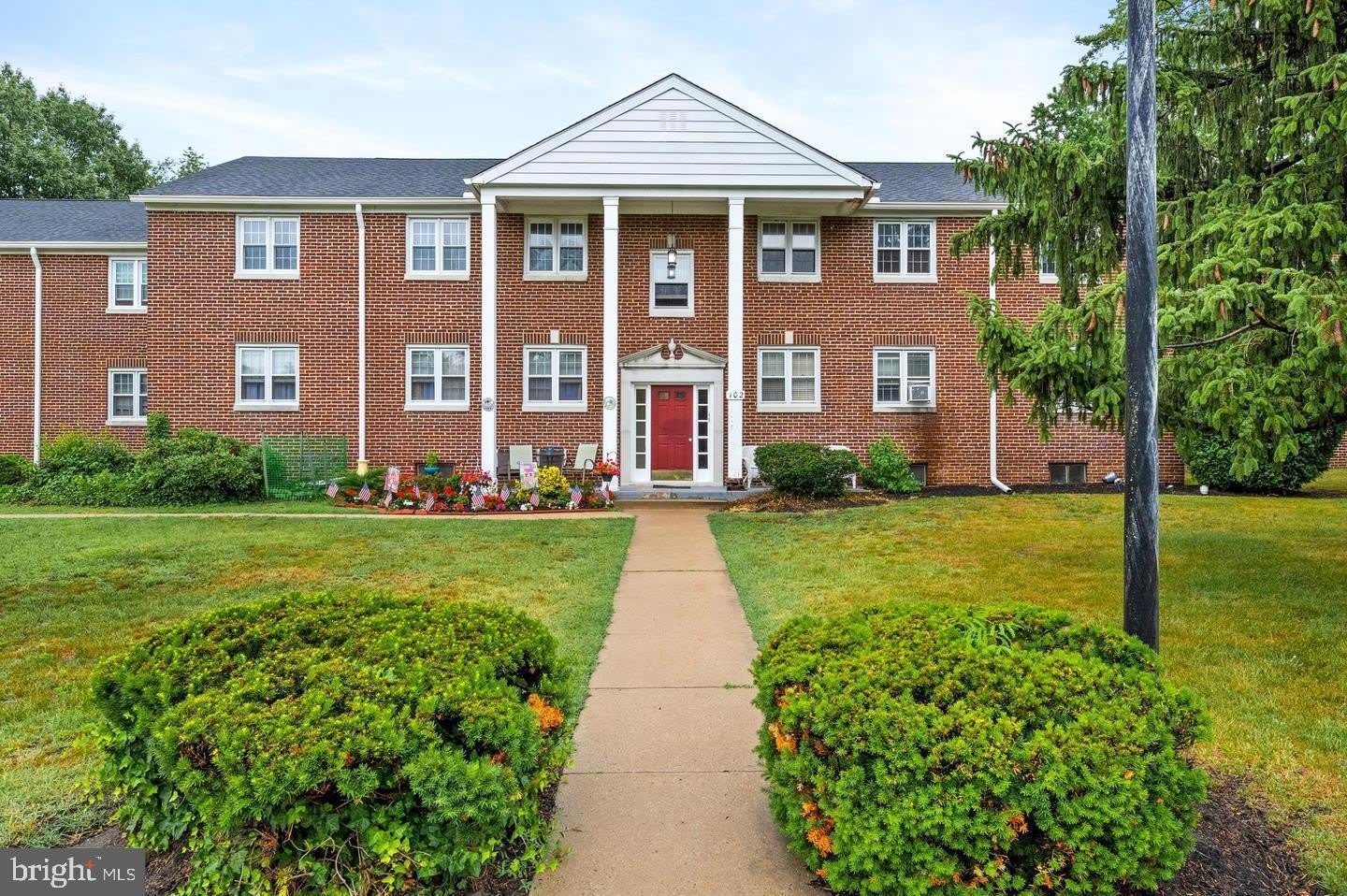 102 D Cherry Parke – photo 1 of 140
