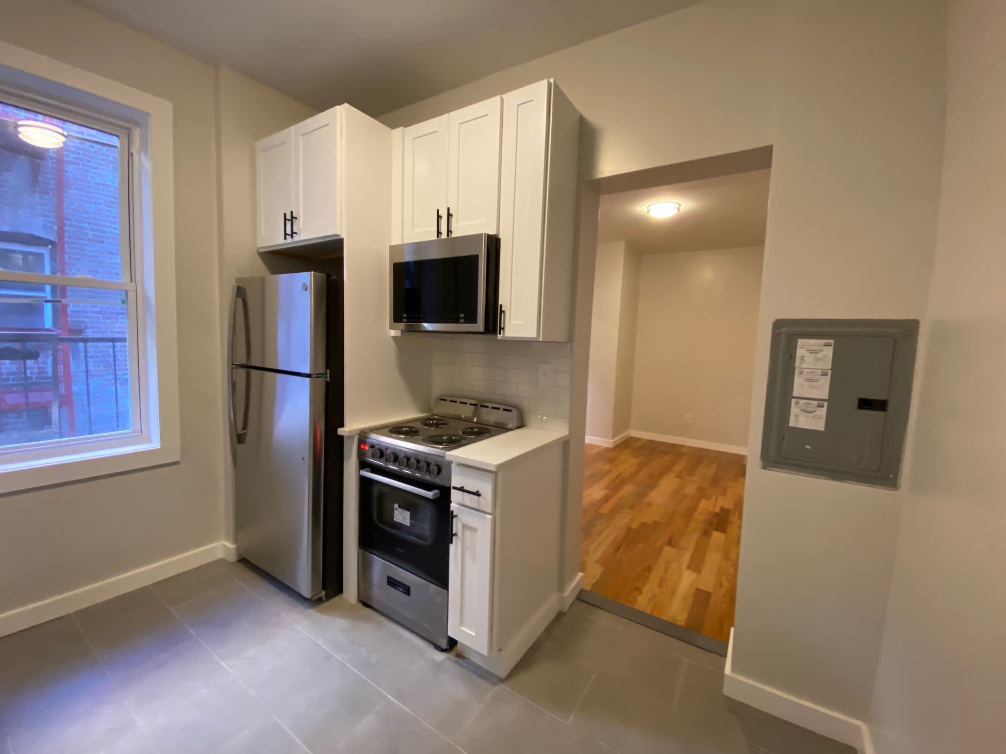 5608 Hudson AveApt 13 – photo 1 of 8