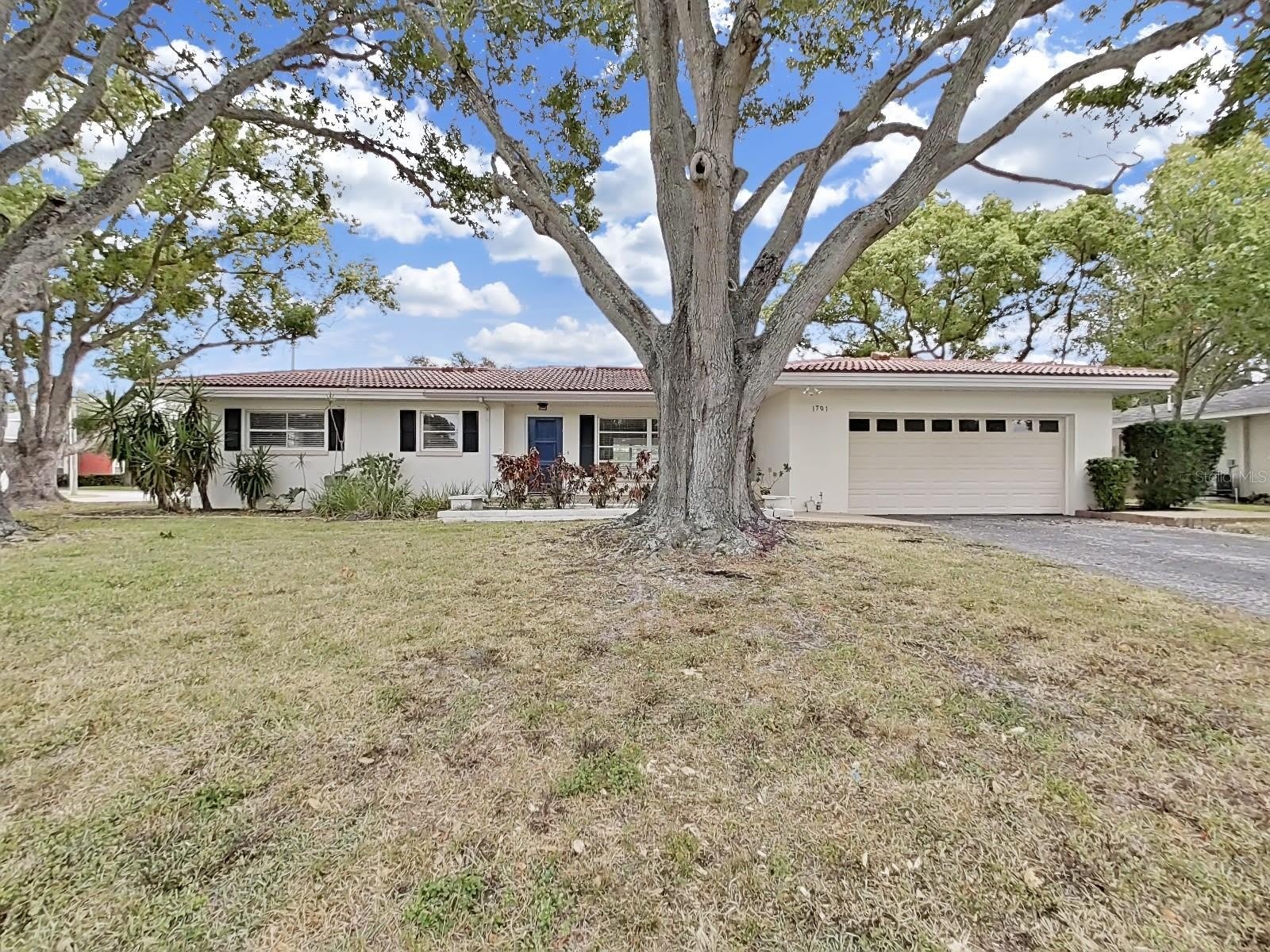 1701 LAURIE LANE – photo 1 of 26