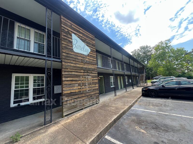 1011 Burke St – photo 1