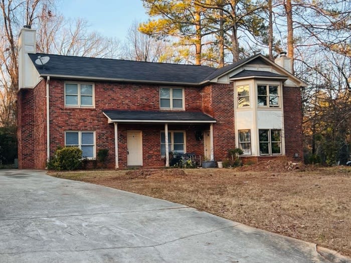 2136 Golfview Drive Southeast – photo 1 of 17