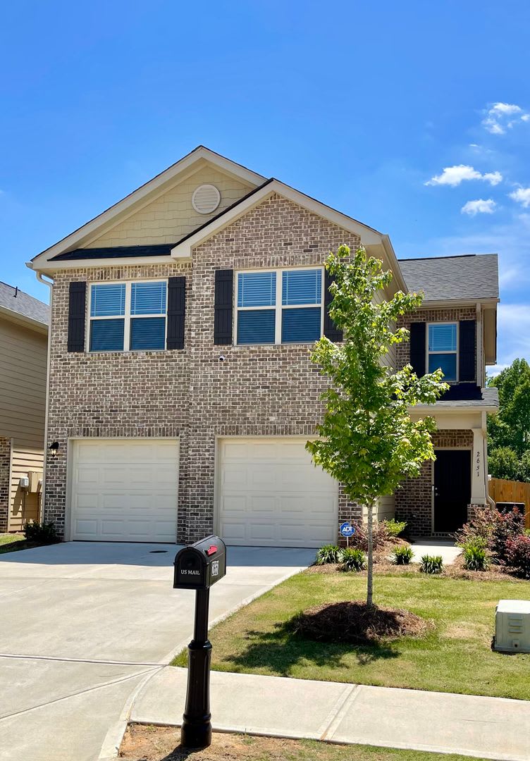Welcome to this Almost New 3 Bed/2.5 Bath Home in Lovejoy! – photo 1 of 24