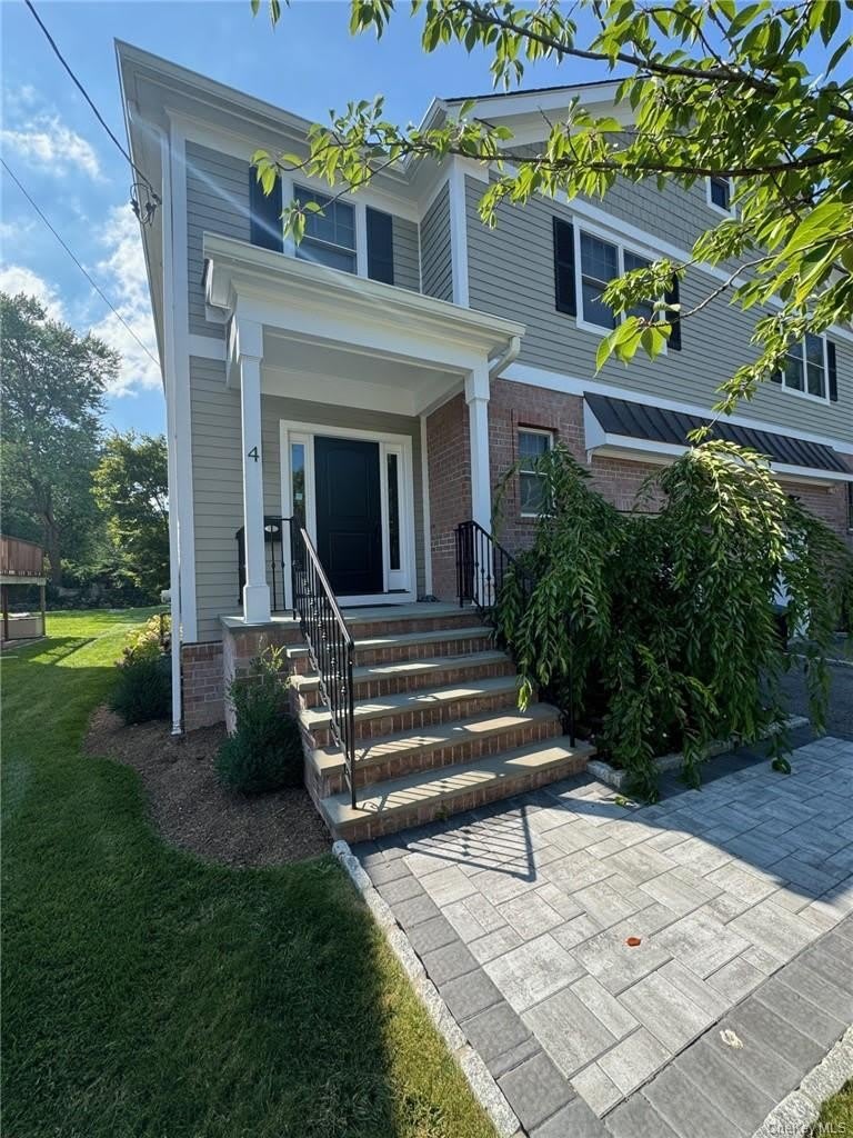 4 Rose Avenue – photo 1 of 20