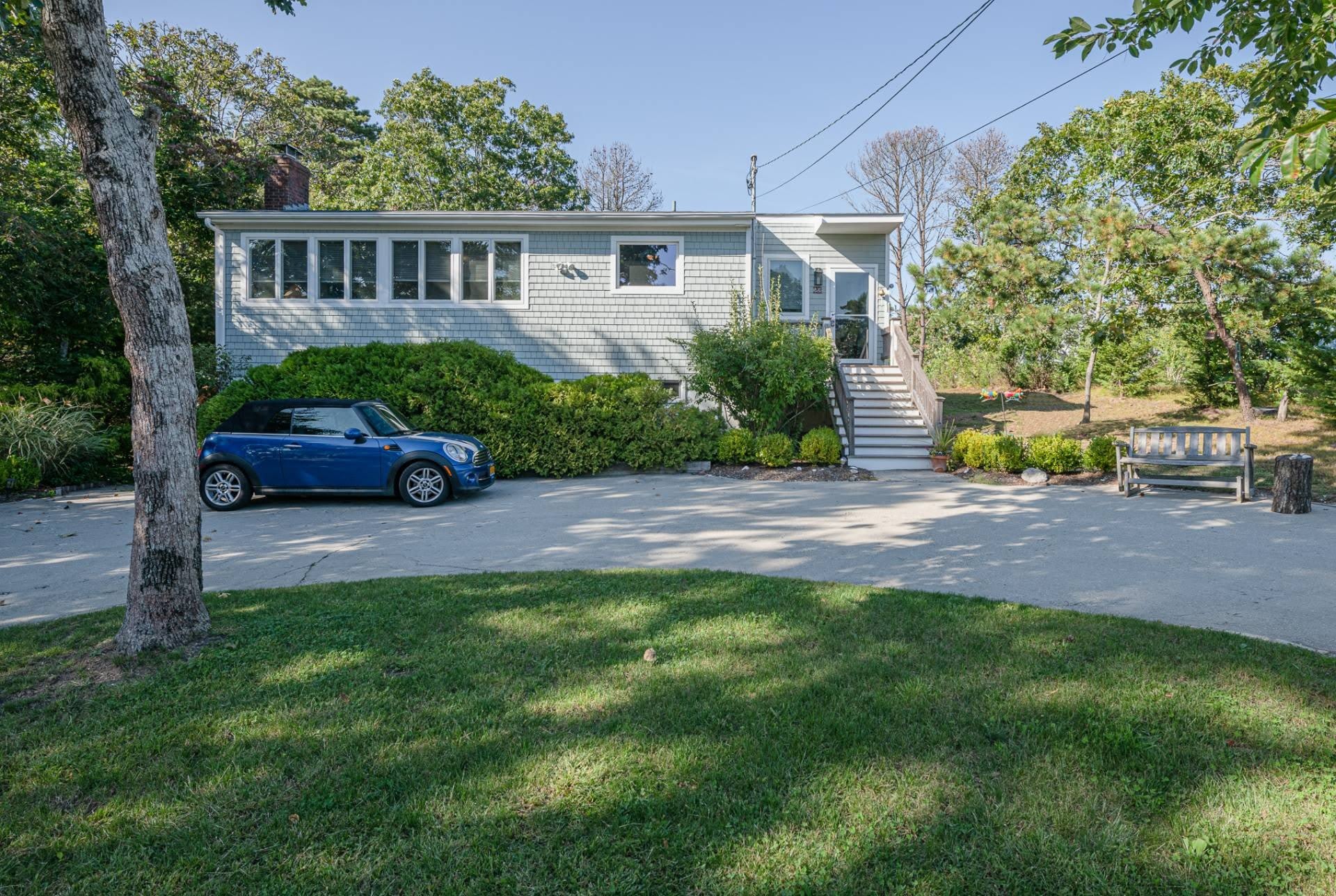 23 Old Canoe Place Road – photo 1