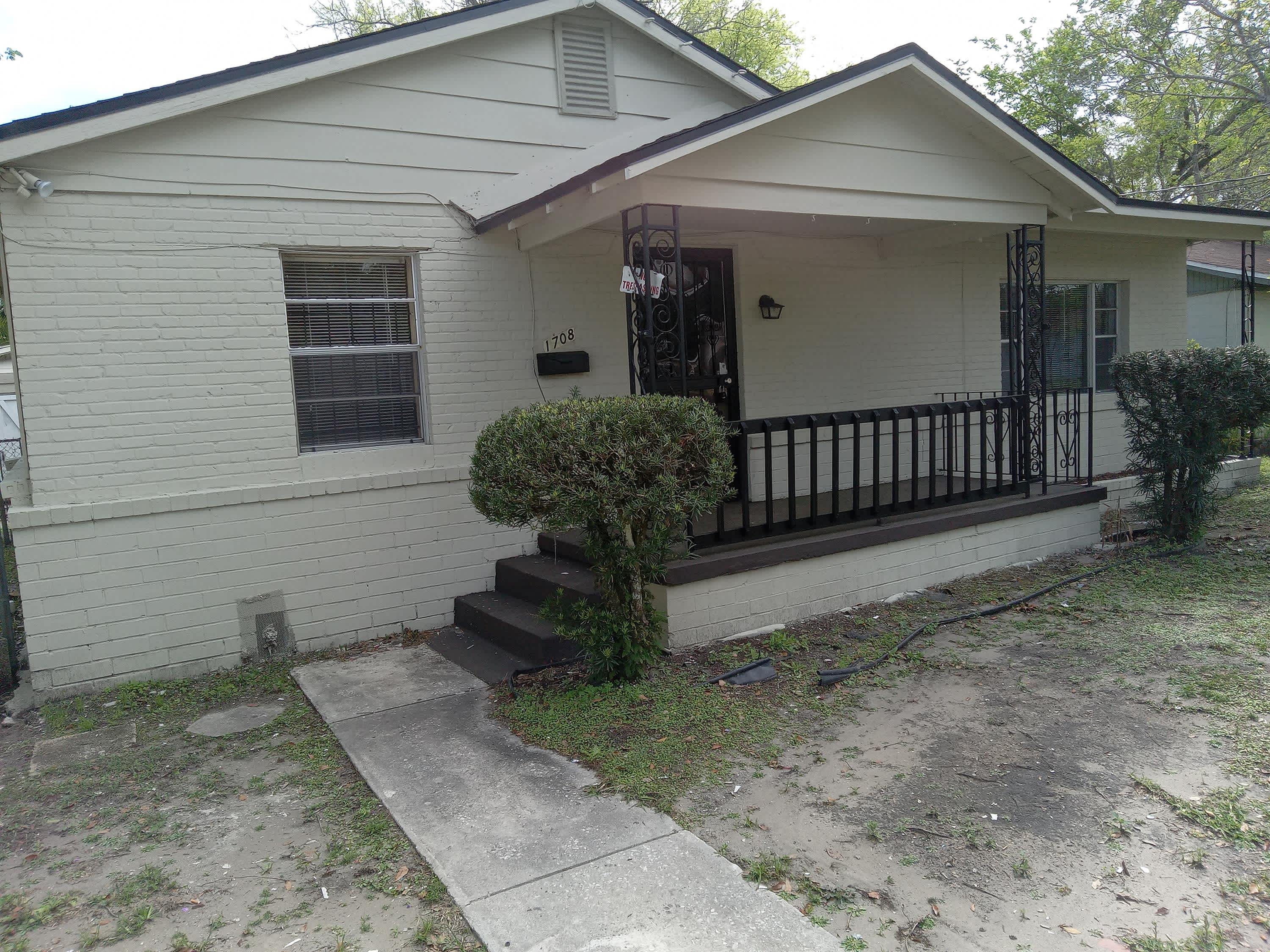 1708 West 24th Street – photo 1