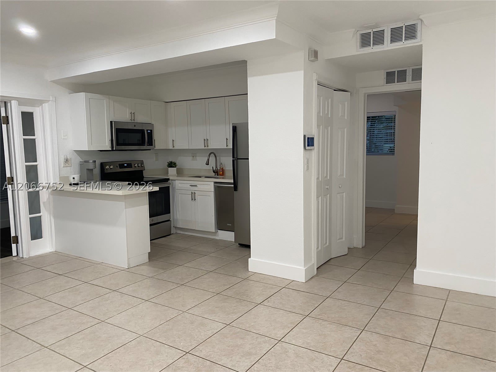 1 Edgewater Dr – photo 1 of 15