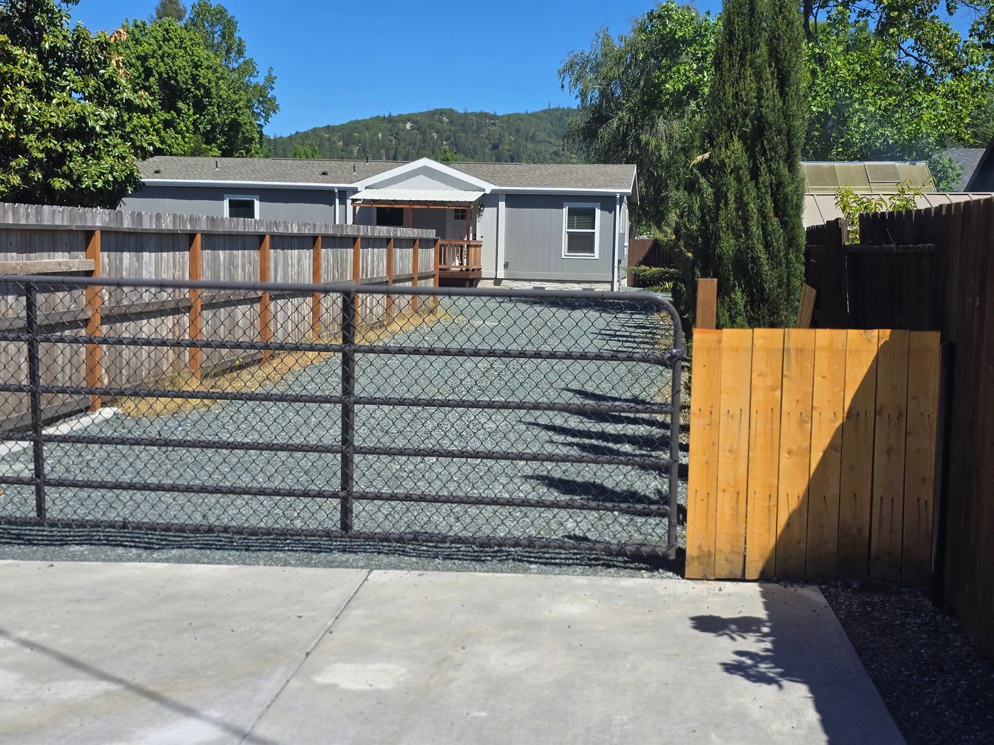 3 bed 2 bath Family Home for Rent in Grants Pass – photo 1