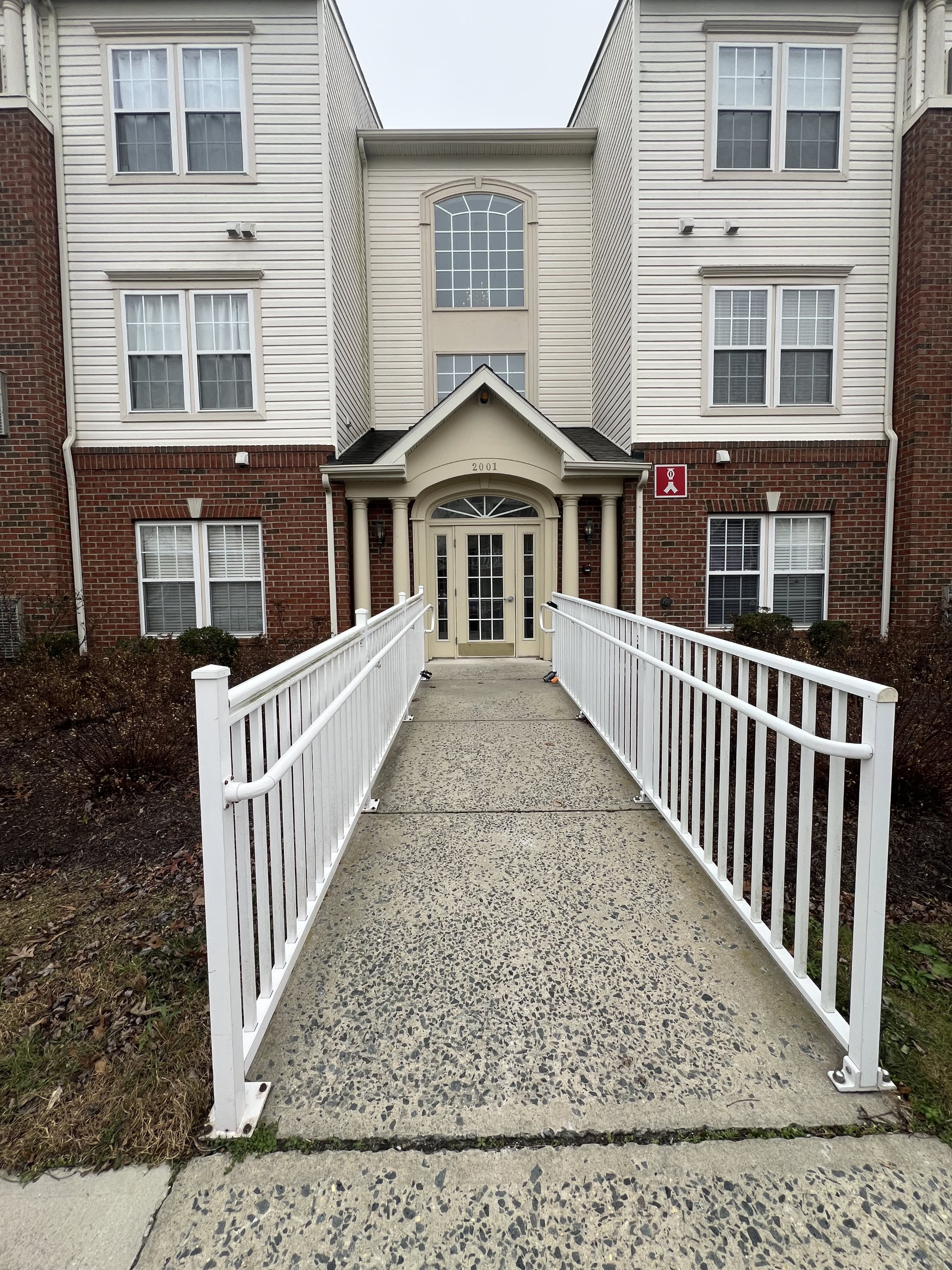 2001 Whispering Ponds Court- 2D – photo 1