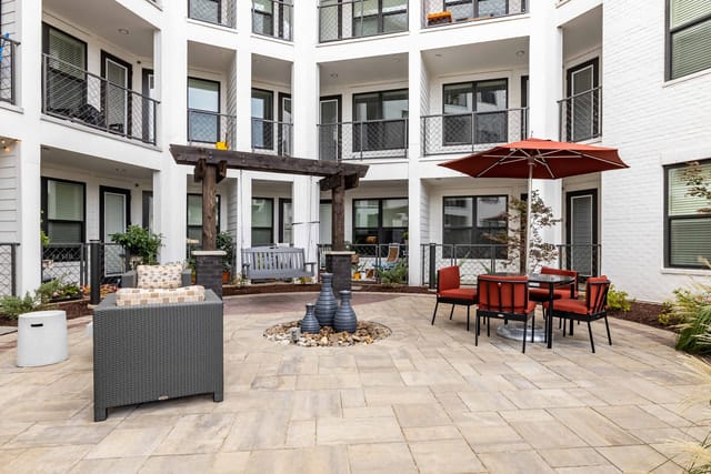 Vintage Gateway Apartments – photo 1