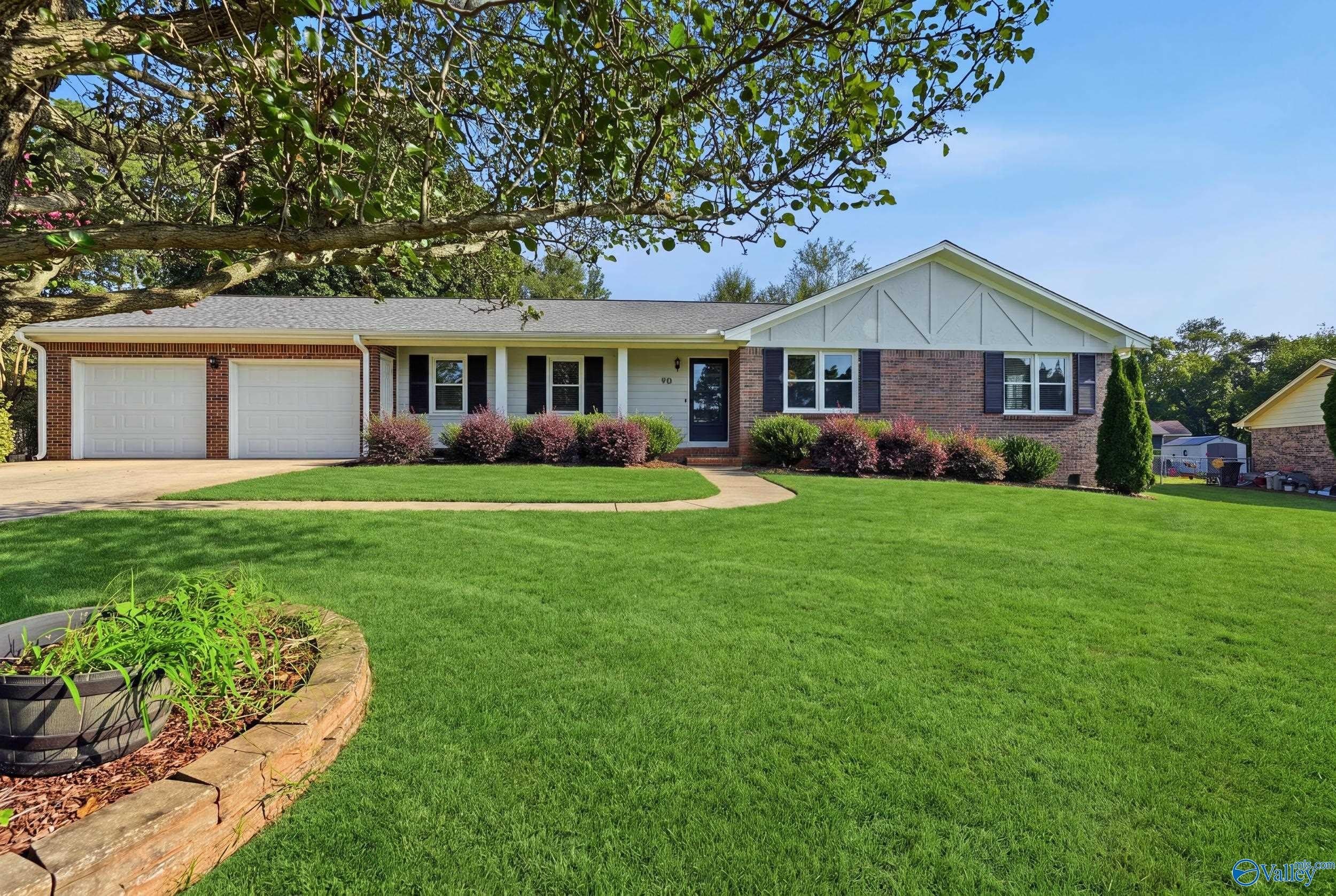 910 Lark Circle – photo 1