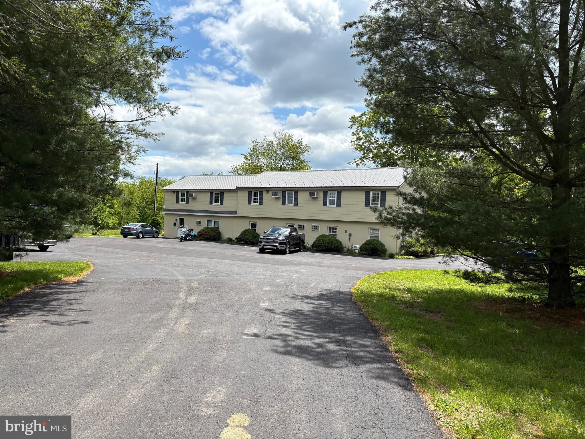 56 PINESIDE Drive – photo 1