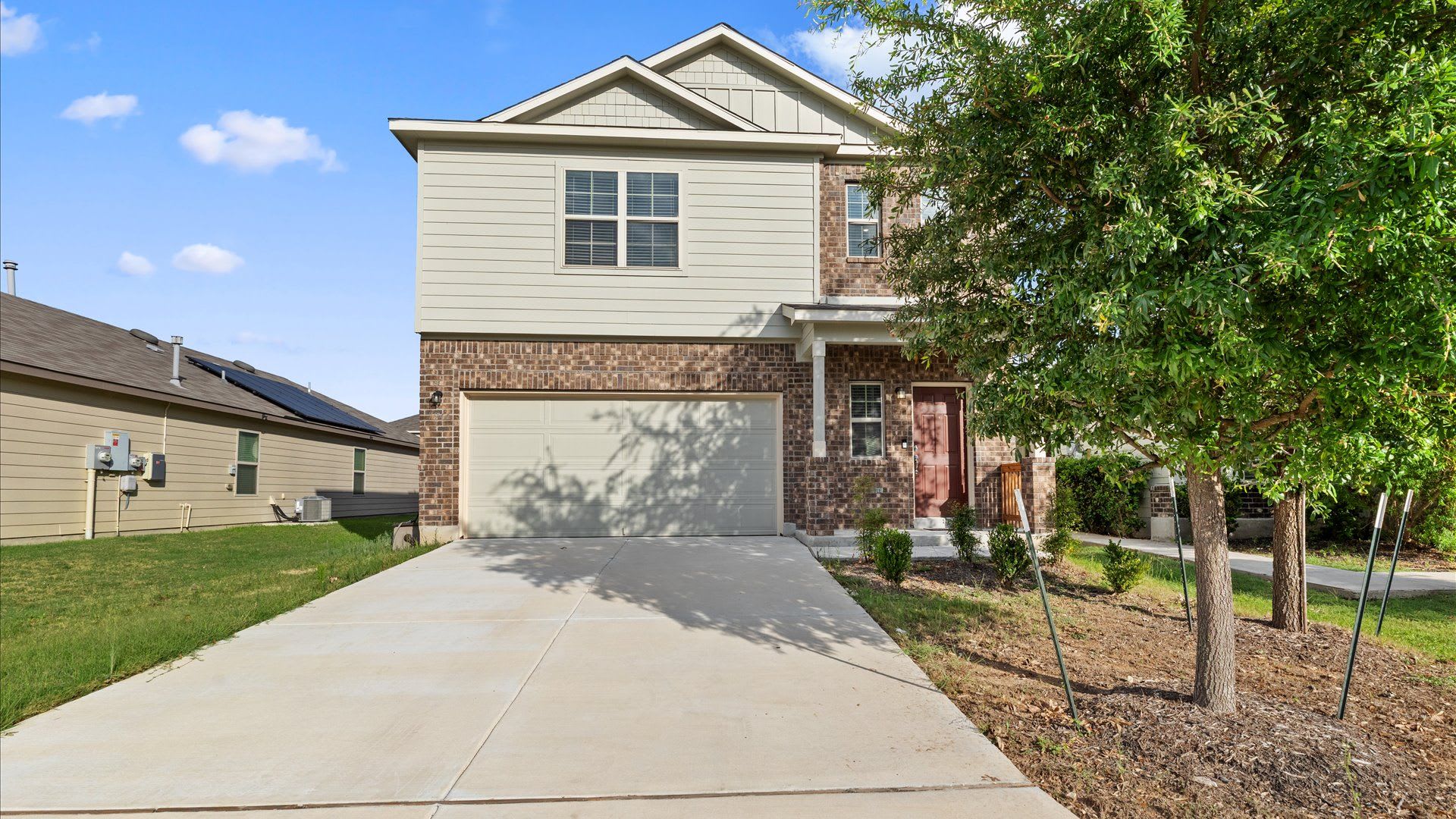 4 bedrooms, 2.5 bathrooms in Winding Brook community – photo 1