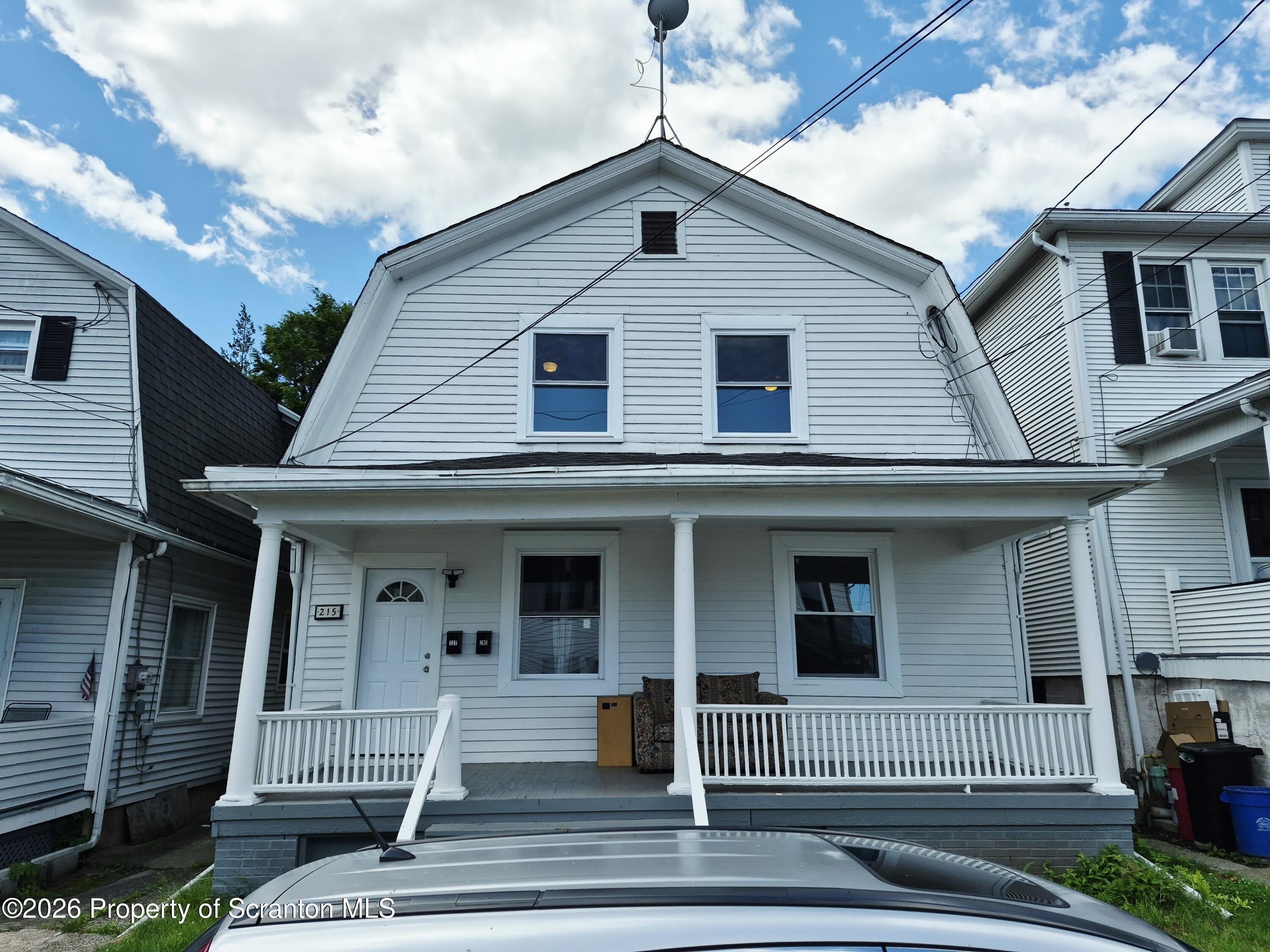 215 Taft Street – photo 1 of 14