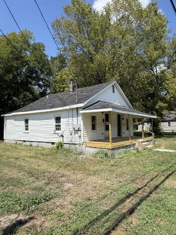 1408 Roanoke Street – photo 1 of 8