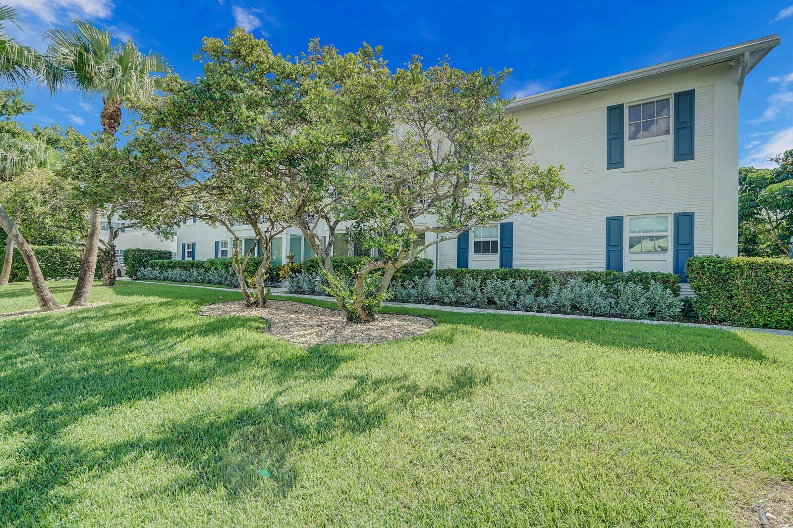 315 Venetian Drive – photo 1 of 27